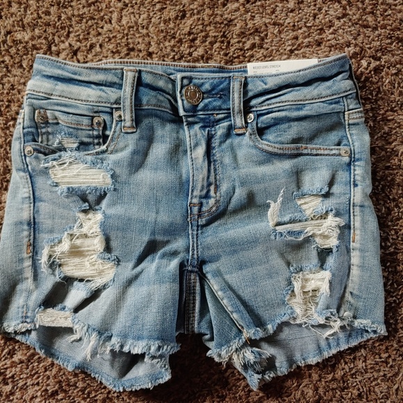 Shorts - Picture 3 of 3